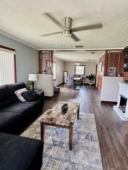 Lakeshore Landing | Modern | Spacious Family House - Image 2