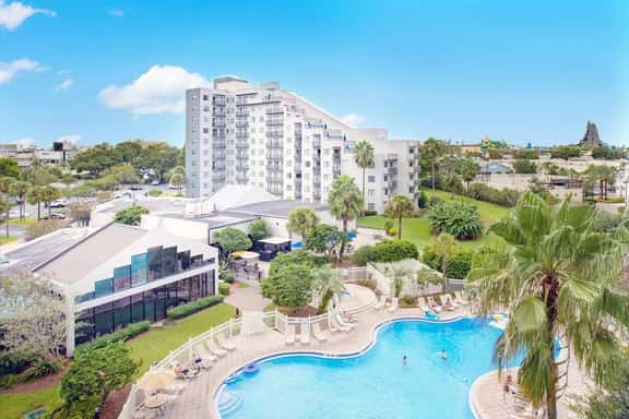 2BR | Free Resort Access | Minutes to Parks - Image 1