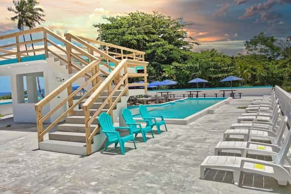 Playa Paradise: Queen ~ Bunk Bed | Sleeps 6 - Image 1