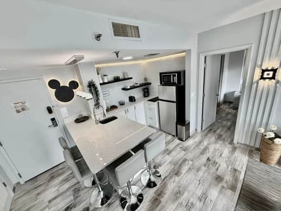 2BR | Free Resort Access | Minutes to Parks - Image 5