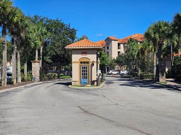 2BR Condo for 6: Pool, Hot Tub, 11mi to Disney - Image 4