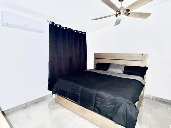 Beachfront Apt | King Bed + 1 Child - Image 3