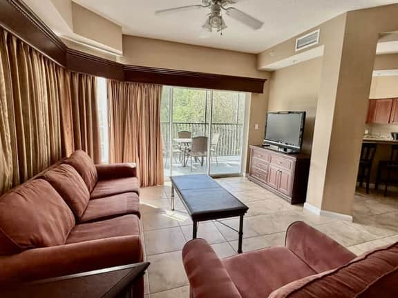 Entire Condo | Free Club access | 5 mins to Disney - Image 2