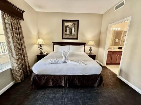 Entire Condo | Free Club access | 5 mins to Disney - Image 5