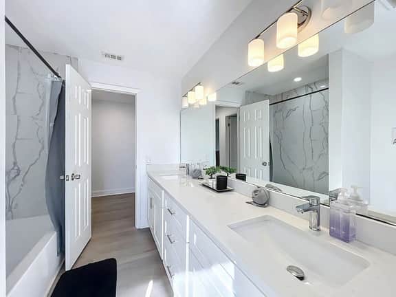 Heated Pool & Spa | King Suite| 13 Min to Disney - Image 5